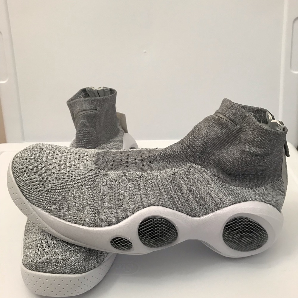Nike Bonafide Size 10 Basketball Shoes - Grey NIB